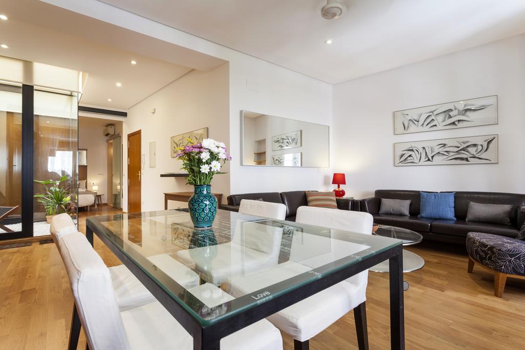 Artist'S Charming Design - Space Maison Apartments เซบีญา ภายนอก รูปภาพ